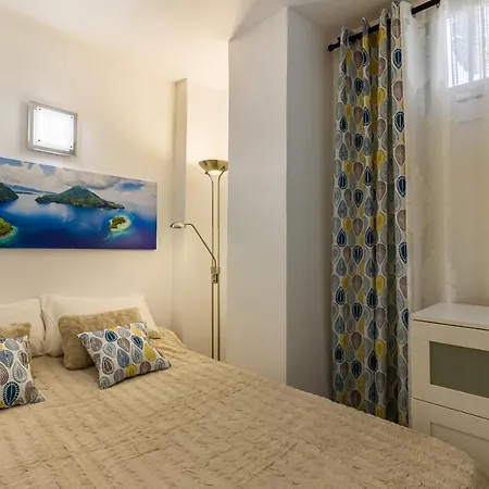 Fantasticstylish & Aircon, Near Lasamericas