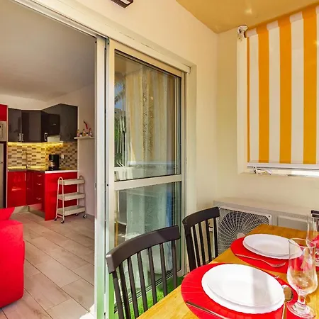 Fantasticstylish & Aircon, Near Lasamericas Appartement *