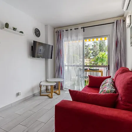 Fantasticstylish & Aircon, Near Lasamericas *