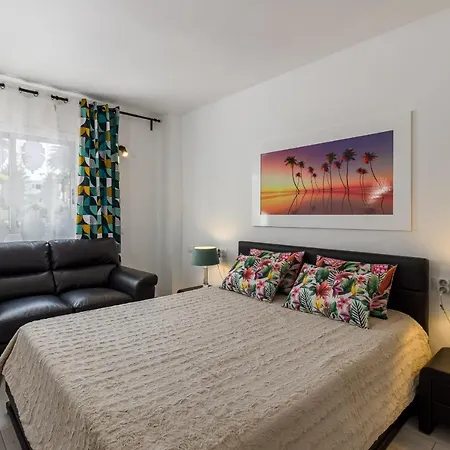 Fantasticstylish & Aircon, Near Lasamericas