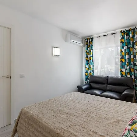 Fantasticstylish & Aircon, Near Lasamericas