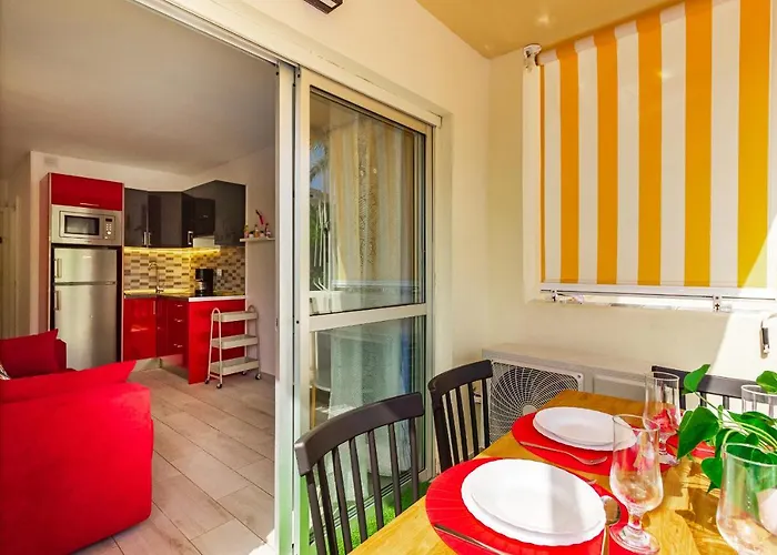 Fantasticstylish & Aircon, Near Lasamericas Apartmán *