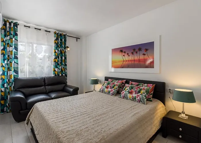 Fantasticstylish & Aircon, Near Lasamericas