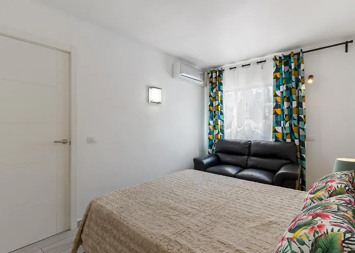 Fantasticstylish & Aircon, Near Lasamericas